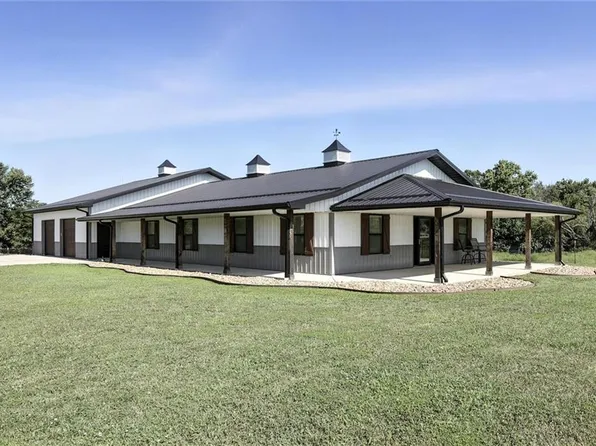 690 SW T Hwy, Holden, MO 64040