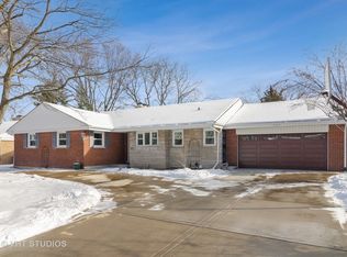 901 N Prospect Ave, Park Ridge, IL 60068