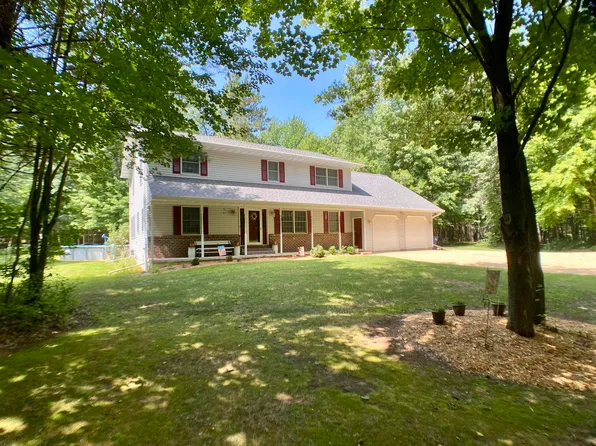 N2693 Round Lake Dr, Clintonville, WI 54929