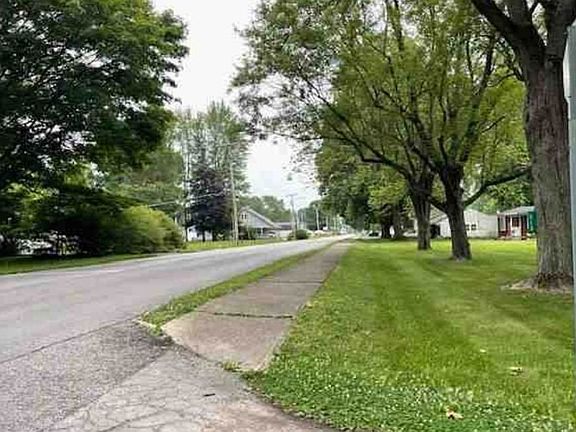 Exterior Neighborhood (street photo)