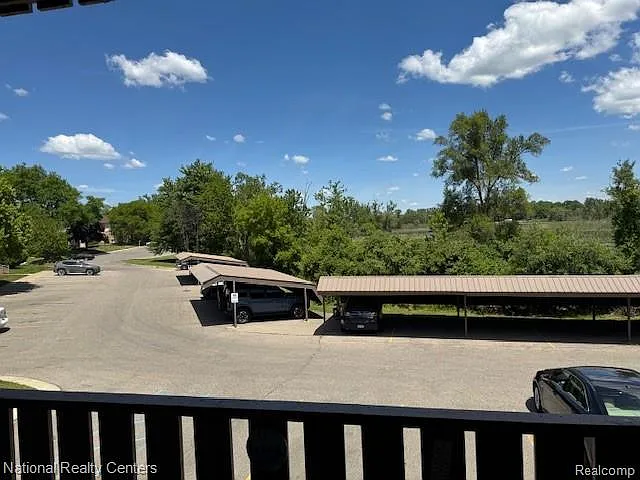 8719 Meadowbrook Dr — Photo 11
