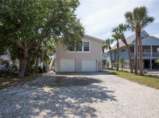 5736 Lauder St, Fort Myers Beach, FL 33931