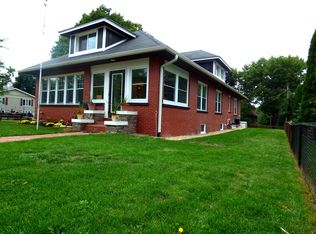 202 N Main St, Crystal Lake, IL 60014
