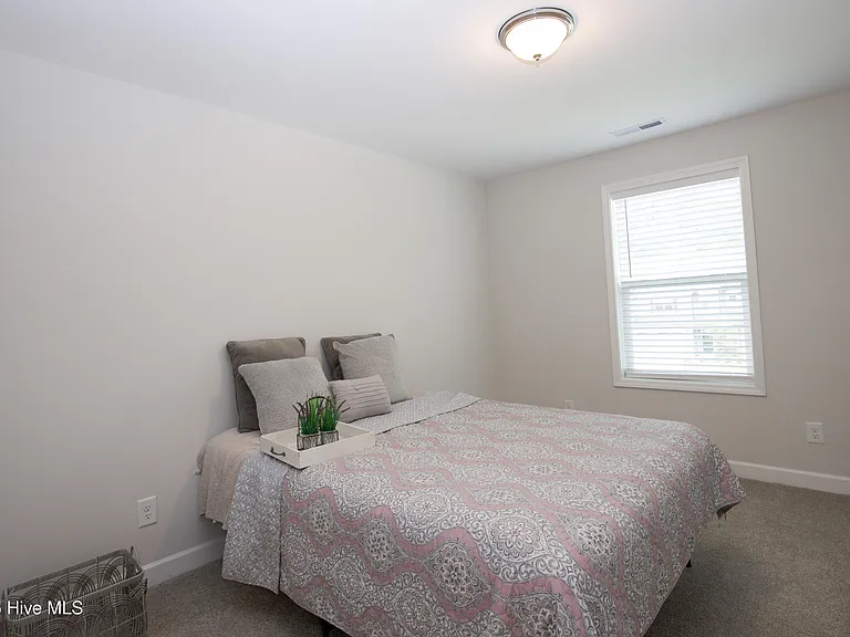 88 Kensington Dr — Photo 44
