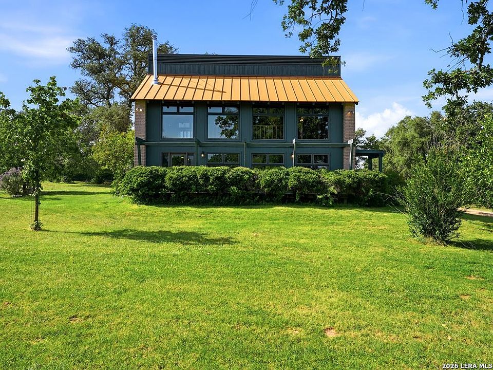 1st image of 213 Cardinal Ln