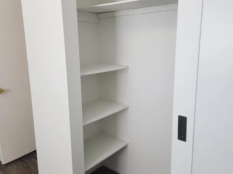 1212 Chelwood Park Blvd NE #4 — Photo 10