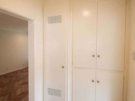 5th image of 12012-12016 Moorpark St #12016-7