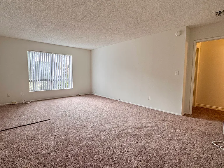 4901 Whitsett Ave #203 — Photo 23