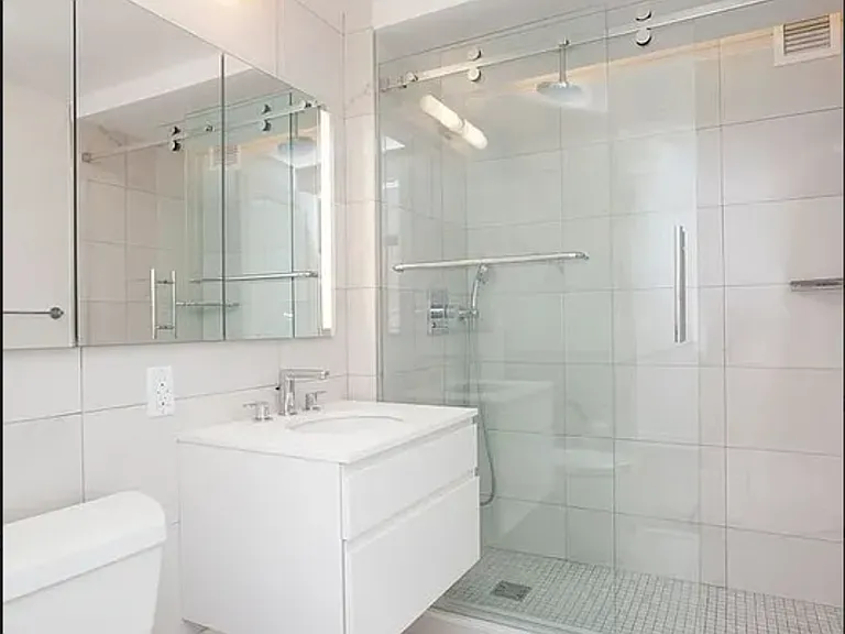 311 W 50th St #7Q — Photo 10