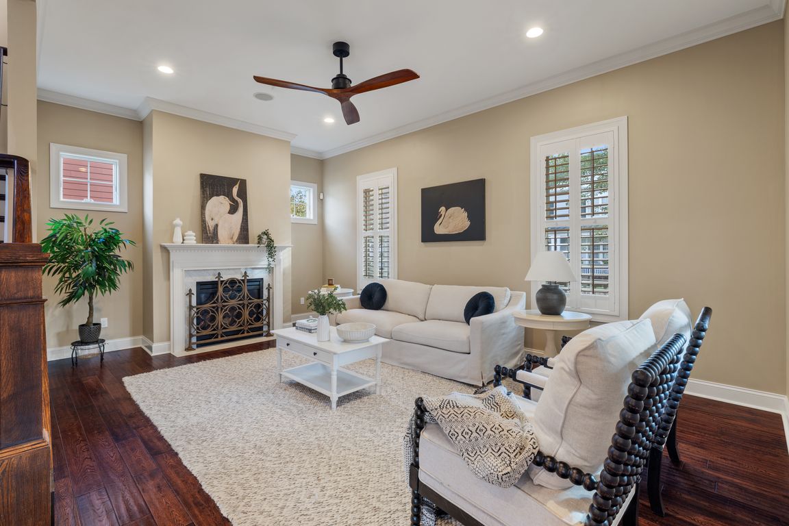 next background image