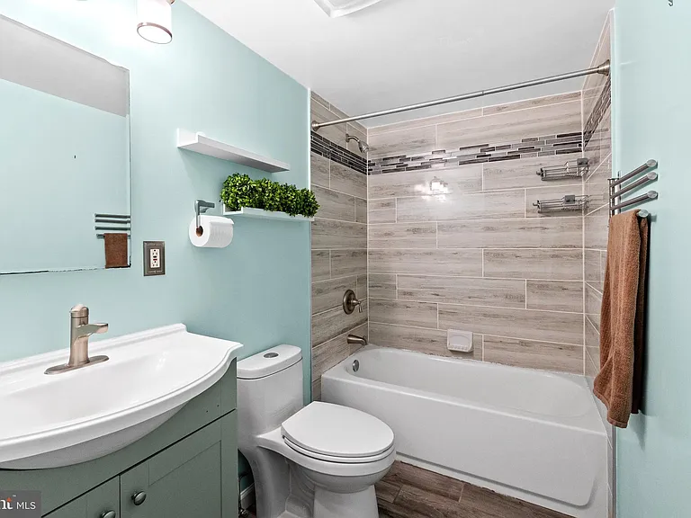 8469 Rippled Creek Ct — Photo 14