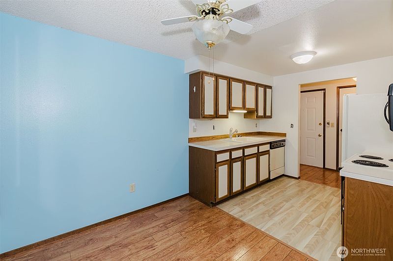 5th image of 3580 Narrows View Lane NE #103