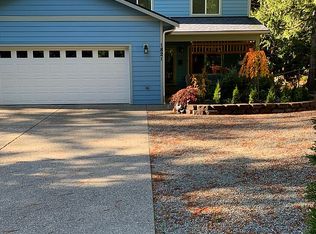 1821 Woodland Dr, Mount Vernon, WA 98274