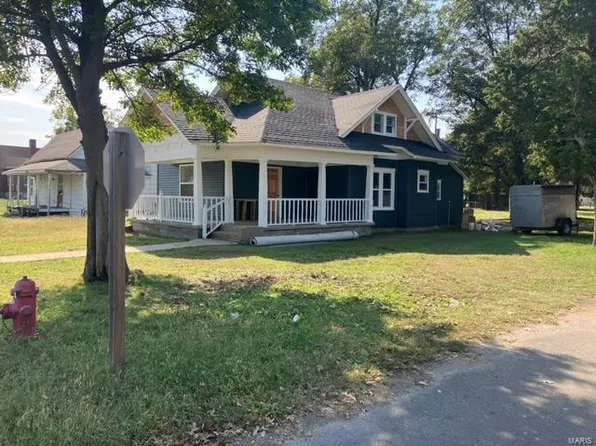 300 N Main St, Gideon, MO 63848