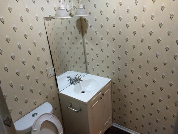 3rd image of 2023 Countryhill Ln