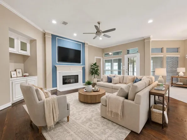 1202 Waterside Estates Cir, Richmond, TX 77406