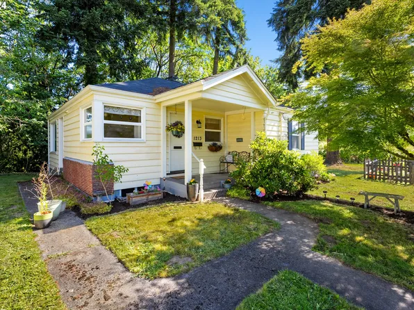 1213 N 7th Ave, Kelso, WA 98626