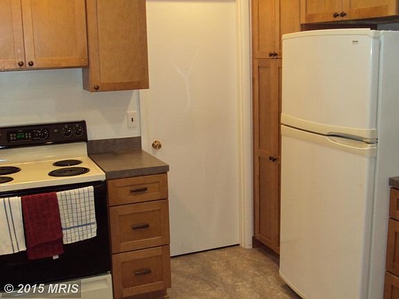 4th image of 9319 Winkler Ln