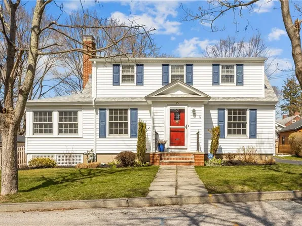 15 Maple St, Warren, RI 02885