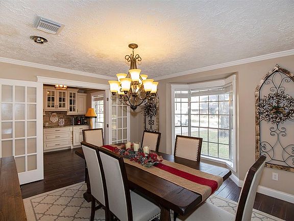 5th image of 3206 Bayou St