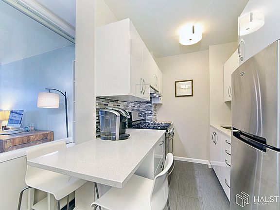 5th image of 63 E 9th St APT 4N