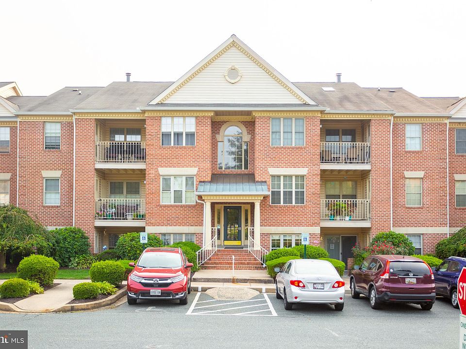 1st image of 1714 Landmark Dr #1K