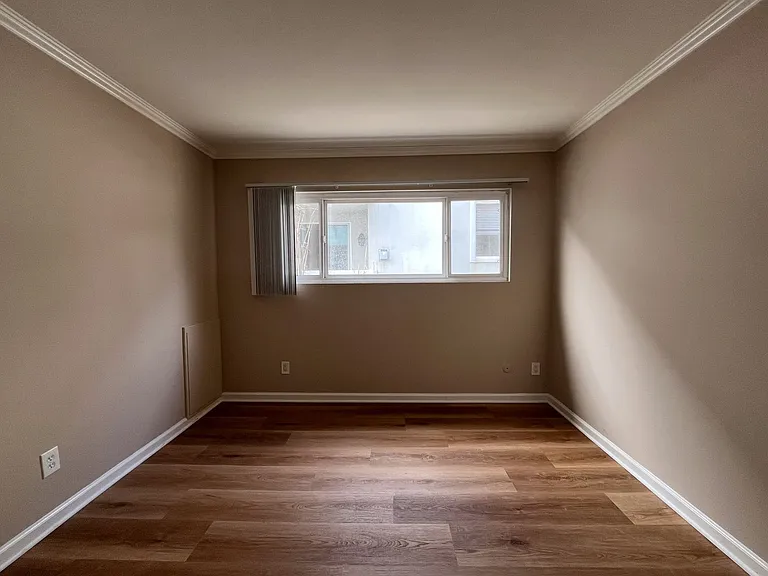 221 Sheldon St — Photo 22