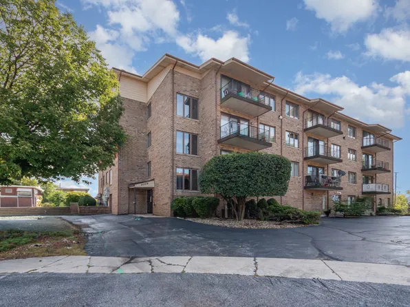4009 W 93rd Pl APT 4B, Oak Lawn, IL 60453