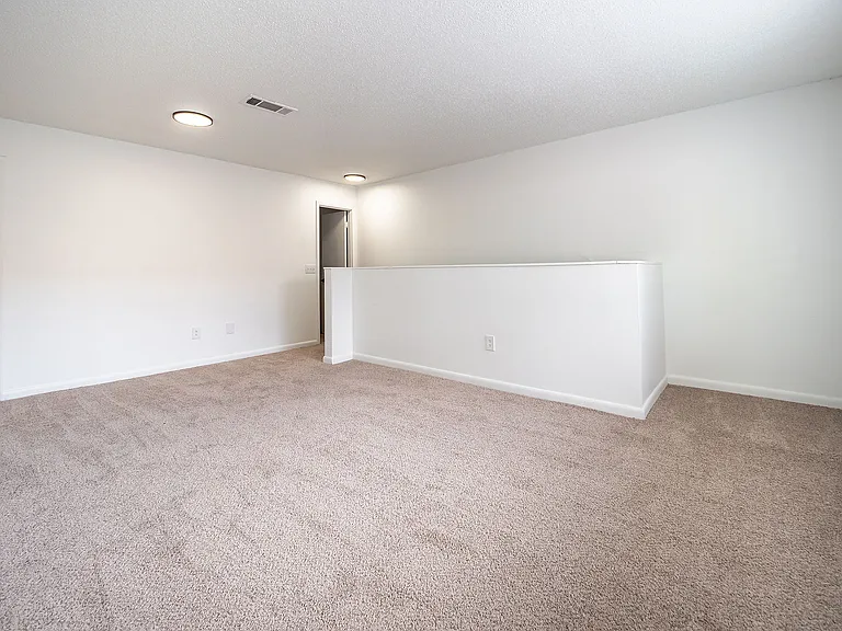 ReNew on Ridgewood Apartments — Photo 43