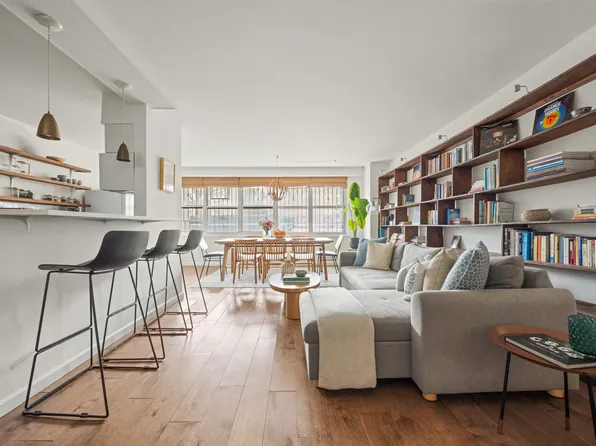 135 Ocean Parkway image 1 of 10