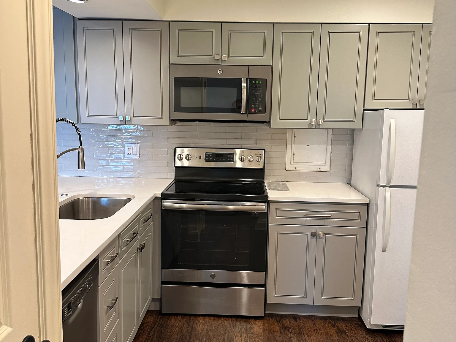 1 bed, 850 sqft, $1,600 — Photo 4