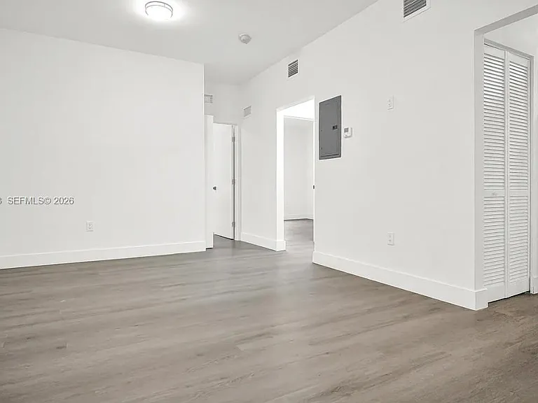 638 SW 21st Ave #1 — Photo 11