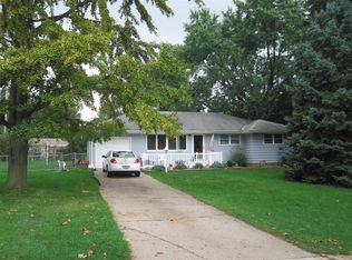 5434 N Longwood Dr, Peoria, IL 61614