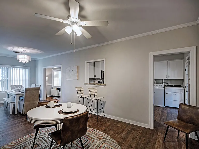 1124 Martingale Rd — Photo 32