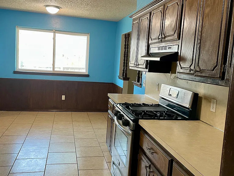1000 Cottonwood Dr — Photo 7
