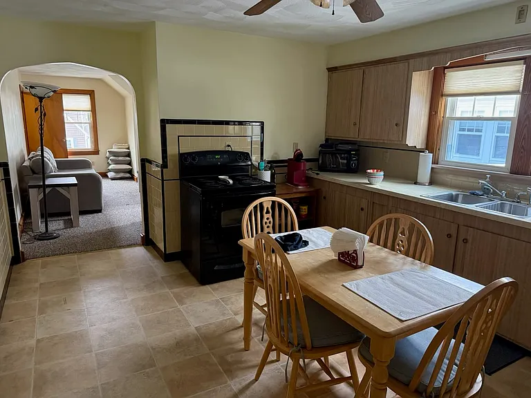 28 Jastram St #30 — Photo 5