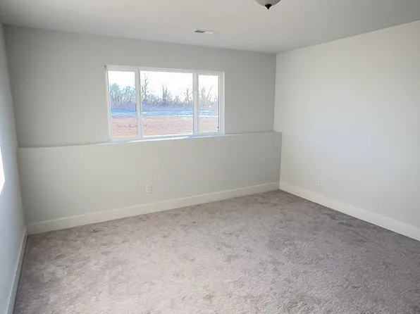 8717 E Summerside Pl, Wichita, KS 67226