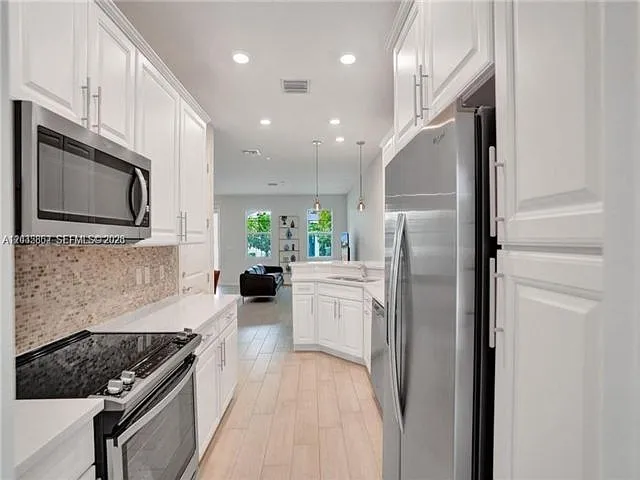 5140 Eucalyptus Dr — Photo 3