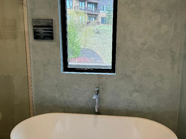 Master bathroom tub