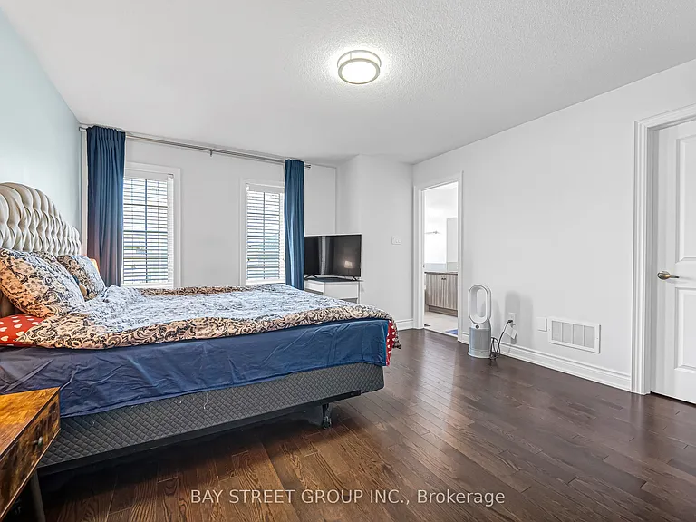 60 Mohandas Dr — Photo 28