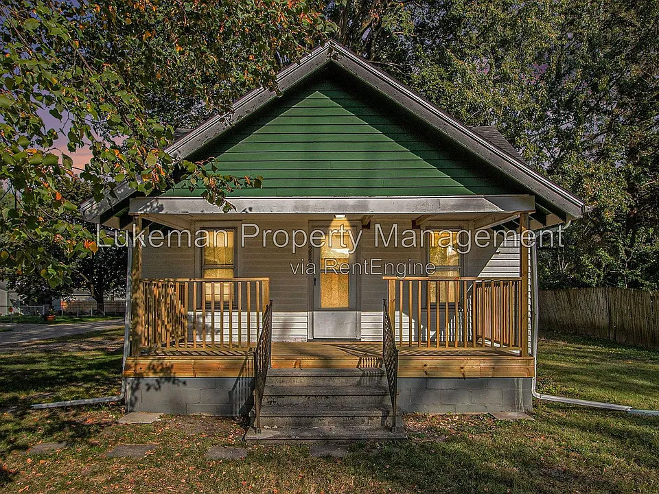 2826 Courtlandt Ave