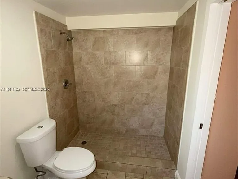14215 NE 9th Ave — Photo 15