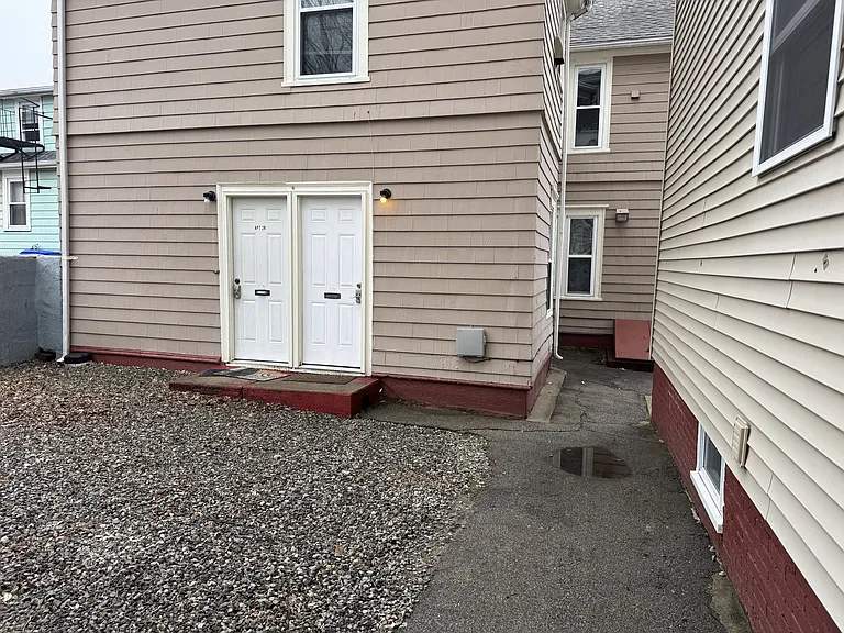 160-162 Transit St #162-1R — Photo 8