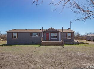3310 Corgey Rd, Pleasanton, TX 78064