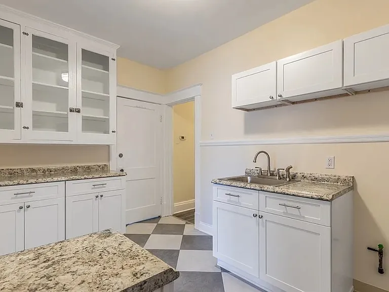 1899 Niagara St #2 — Photo 5