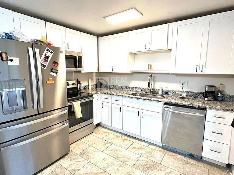 2046 Del Mar Dr — Photo 6