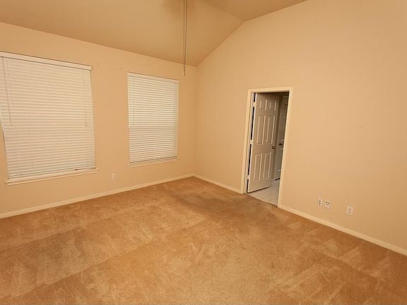 4th image of 1130 Colonial Heights Dr