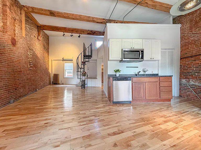 578 Congress St #3 — Photo 31