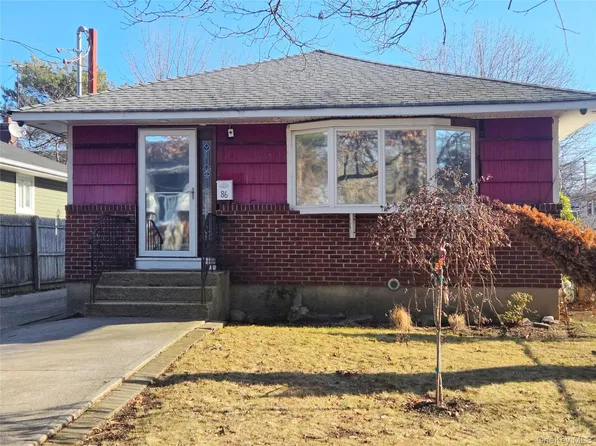 86 Decatur Street, Roosevelt, NY 11575