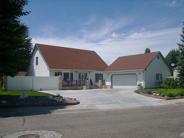 1st image of 358 Montcliffe Dr